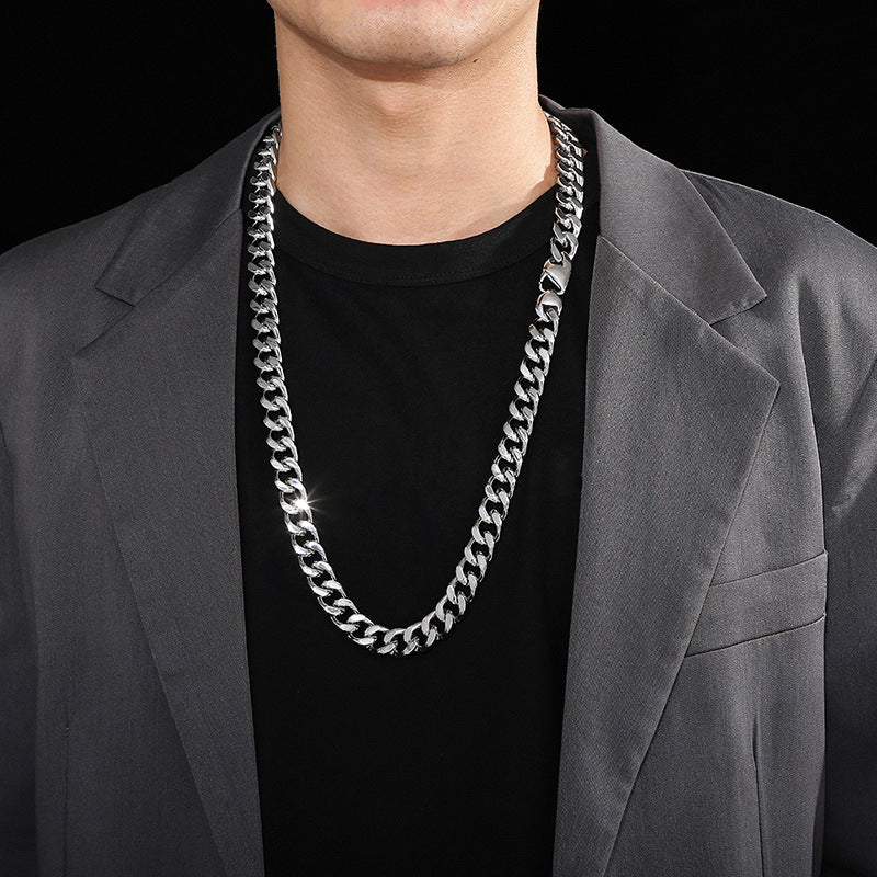 Simple Style Solid Color Stainless Steel Men's Necklace - front view