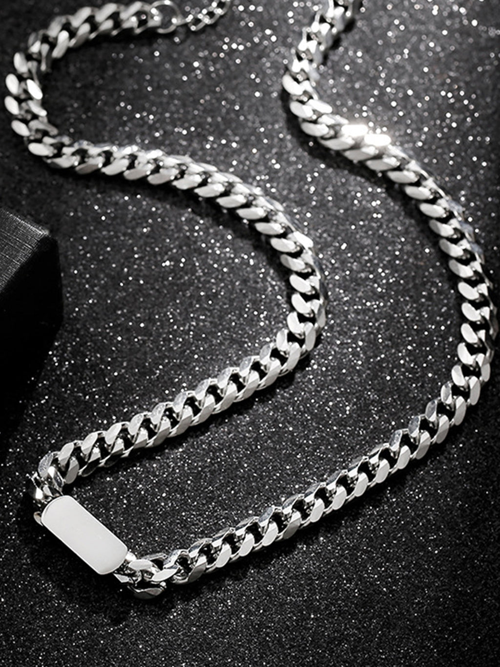 Simple Style Solid Color Stainless Steel Men's Necklace - view 3