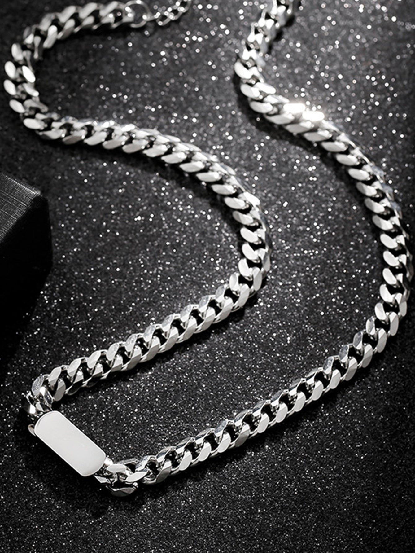 Simple Style Solid Color Stainless Steel Men's Necklace - view 3