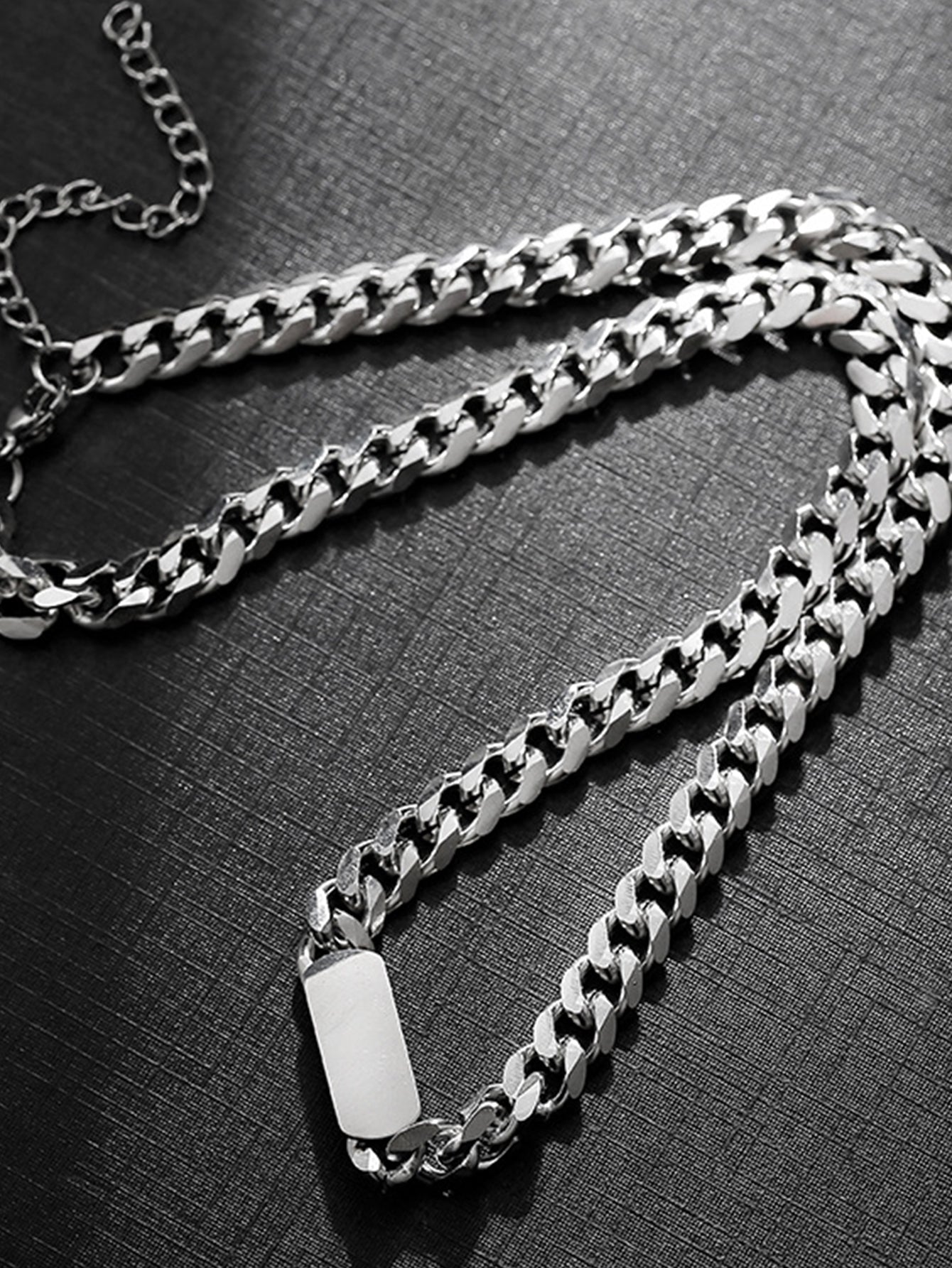 Simple Style Solid Color Stainless Steel Men's Necklace - view 4