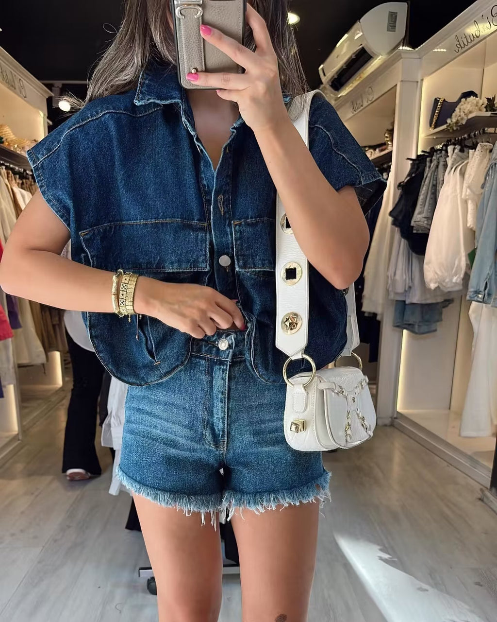 Wholesale Women's Casual Solid Color Sleeveless Pocket Blouses - view 3