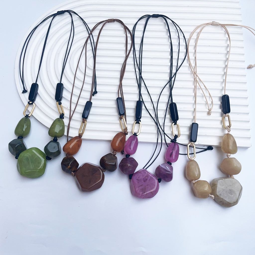 Retro Irregular Acrylic Necklace New Sweater Chain For Women Necklace Daily Accessories Rope Necklace For Women - front view