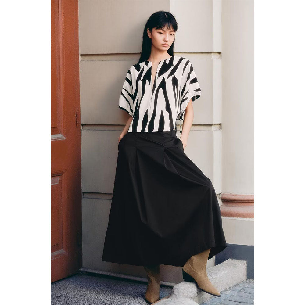 Fashionable Casual Animal Print Women's Top Elegant Zipper Closure Polyester Short Sleeve Seven-Quarter Length Pure Color - front view