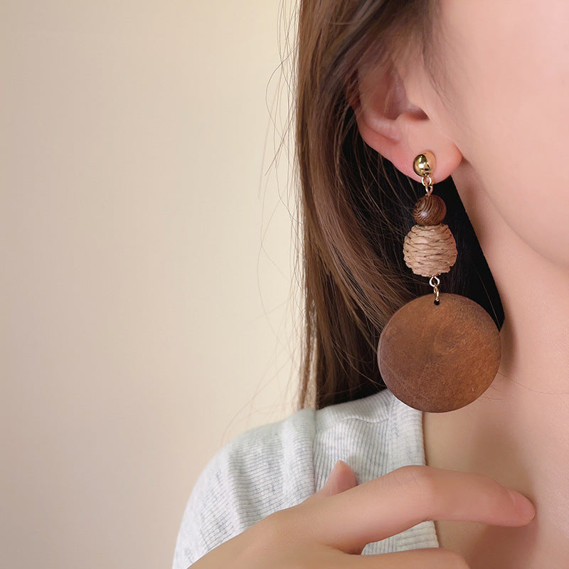 Vintage Wooden Geometric Pattern Woven Hoop Earrings Autumn Winter Atmosphere Earrings Niche Design High-end Earrings Ear Studs Ear Clips - view 2