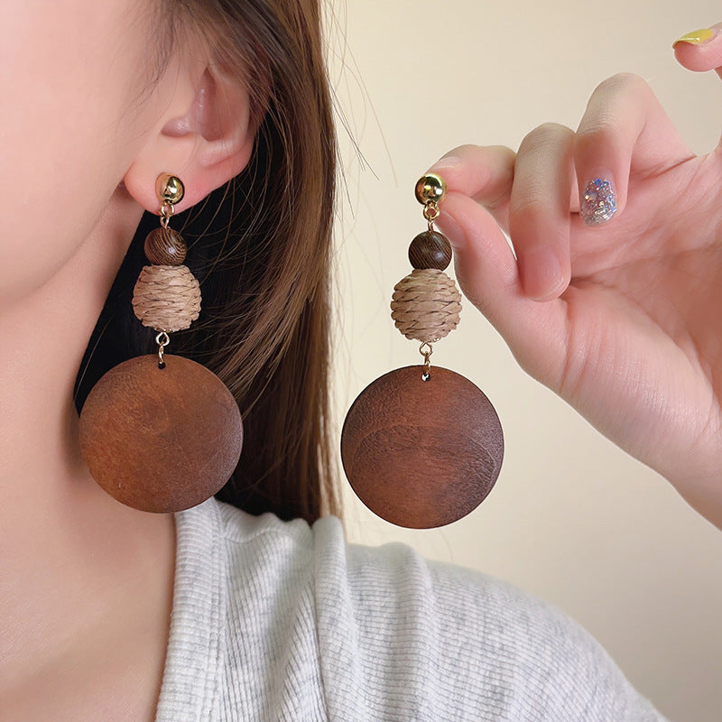 Vintage Wooden Geometric Pattern Woven Hoop Earrings Autumn Winter Atmosphere Earrings Niche Design High-end Earrings Ear Studs Ear Clips - front view