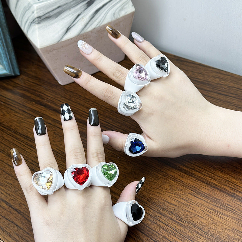 New Heart Shaped Series Flash Diamond Ring Retro Personality Ring Niche Design Black White Ring Band Color Diamond Resin Ring - view 3