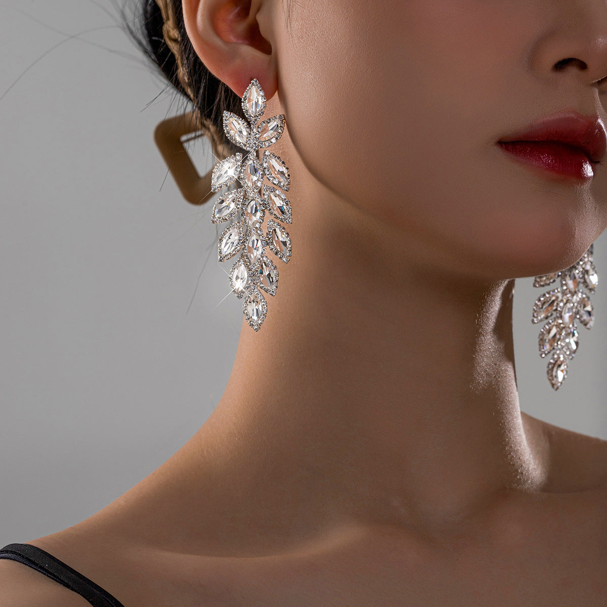Elegant Long Leaf And Wheat Ear Cuff Full Of Diamonds Chic Style Fashion Jewelry For Women Copper Post Alloy Material Ear Studs - view 2