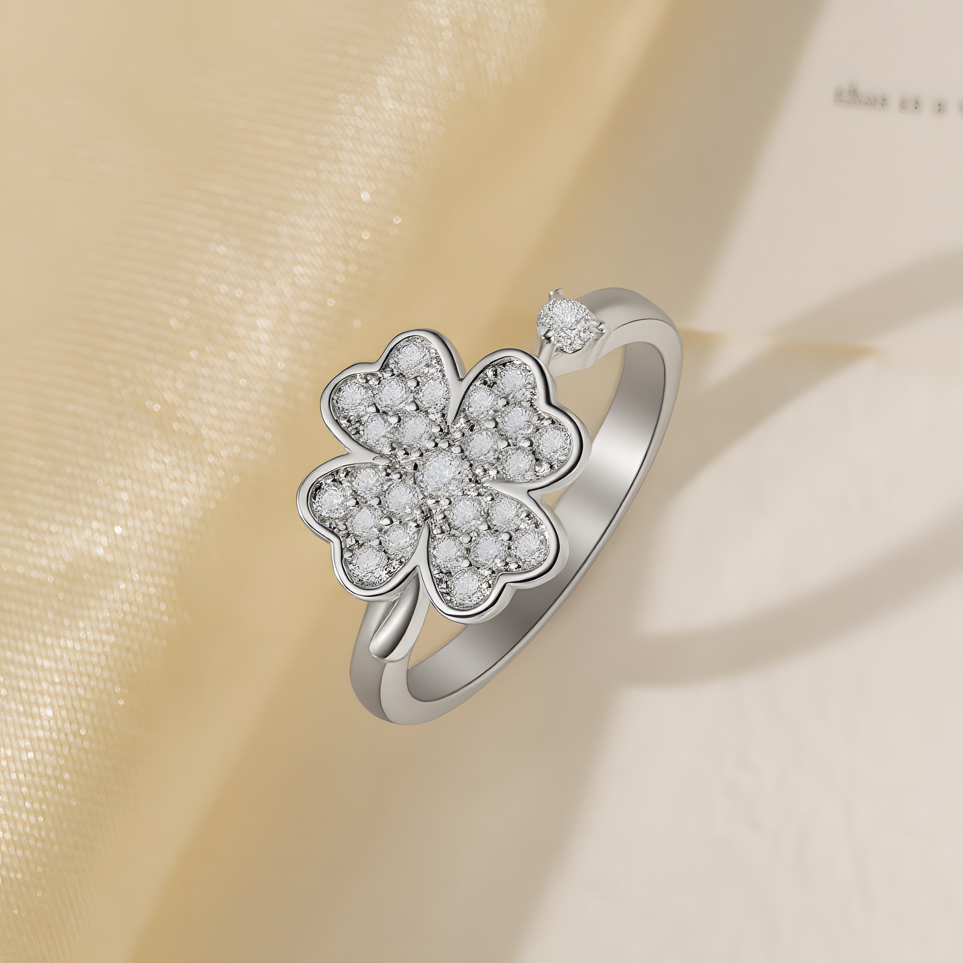 Four Leaf Clover Rotatable Anxiety Ring For Women In Pastoral Style, Made Of Copper, Featuring Spinner Rings Design - view 3