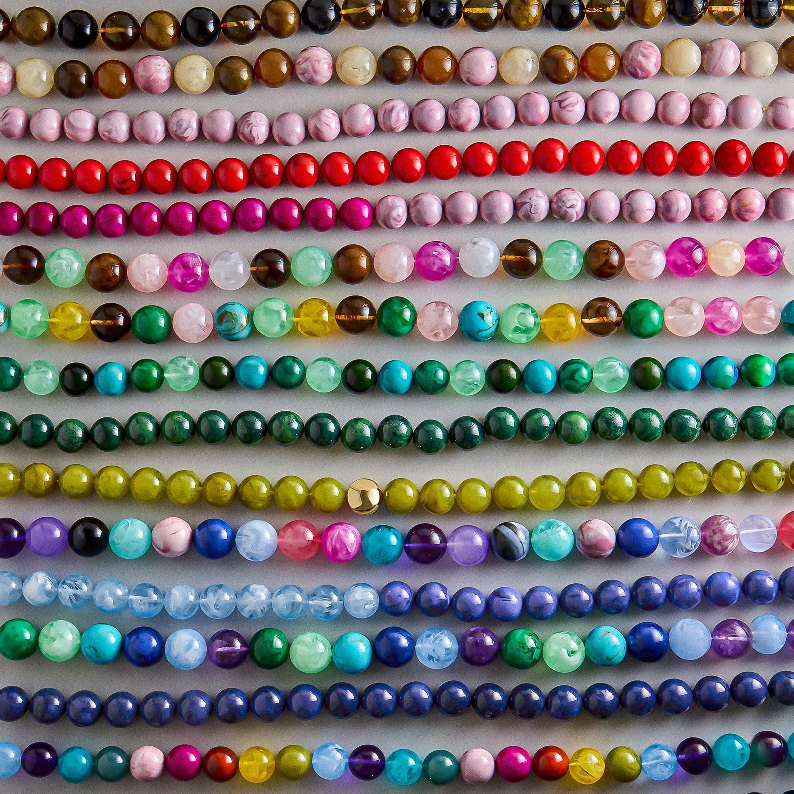 Bohemian Round Beaded Acrylic Necklace For Women With Multicolor Beaded Chain - view 2