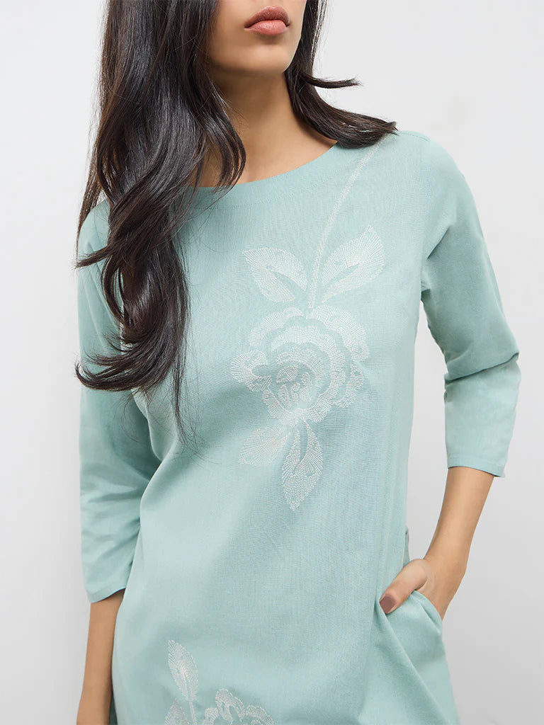 Utsa Aqua Floral Embroidered Cotton-Blend A-Line Kurta