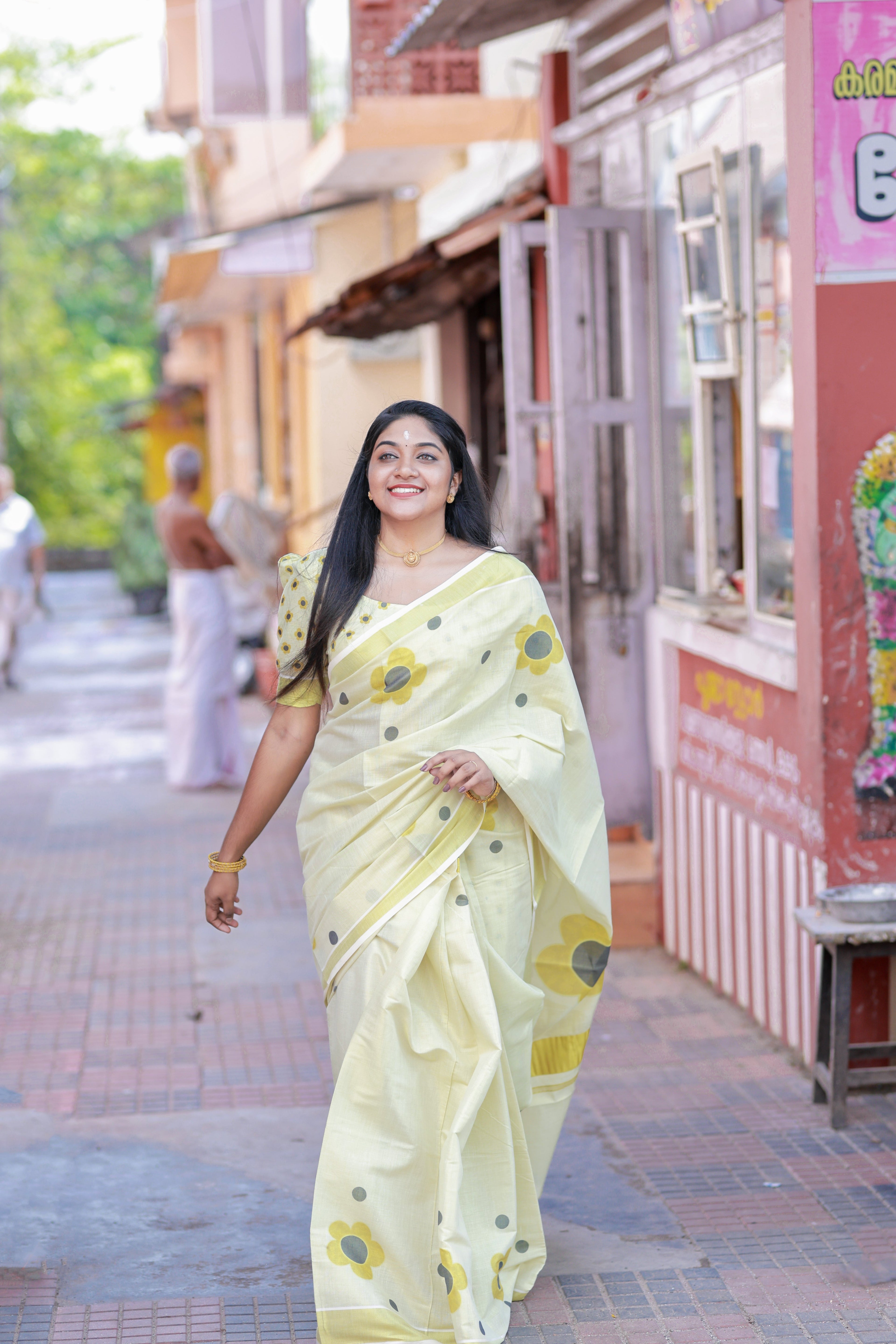 Southloom Tissue Kasavu Saree with Yellow Floral Digital Print (Blouse Included)